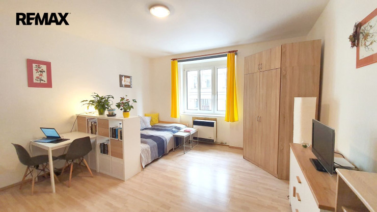 Pronájem bytu 1+kk, 32 m2, Praha